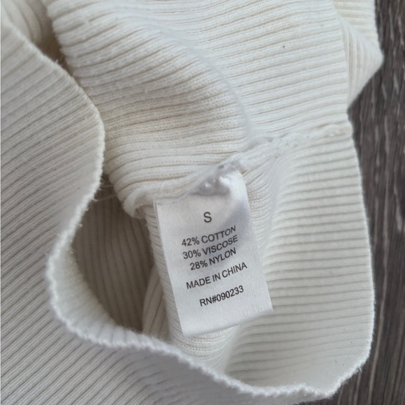 White Ribbed Knit Top - Picture 4 of 4